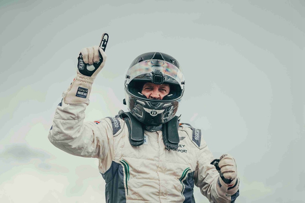 宾利全新欧陆GT 刷新派克斯峰登山赛量产车组别纪录(2).jpg