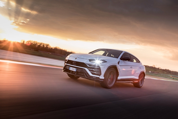 01 - 兰博基尼Urus.jpg