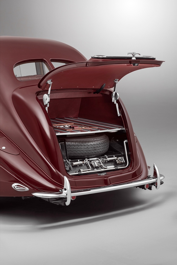 宾利Corniche车型 (4).jpg