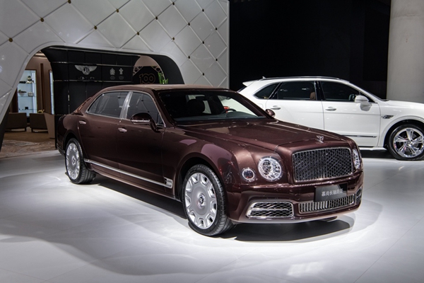 7. 宾利慕尚长轴距版.jpg