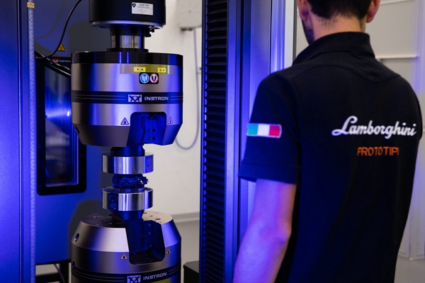 05 - ACLSD实验室中的张力压力测试器.jpg