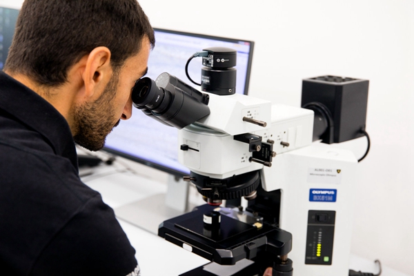 09 - ACLSD实验室中的显微镜.jpg