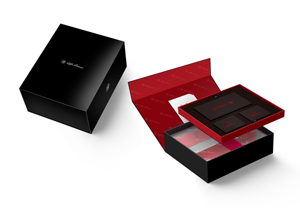 2. 2020款Giulia及Stelvio赛道限量版车主礼盒.jpg