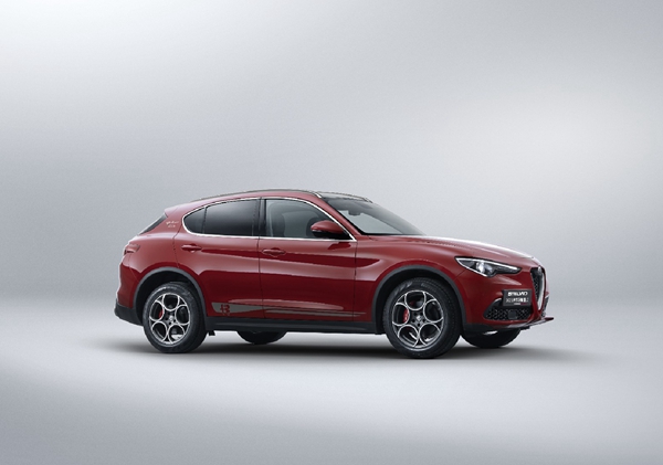 6. 2020款Stelvio赛道限量版.jpg