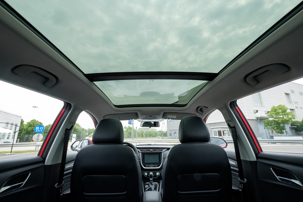 荣威RX3狮王宝座互联网智享版 (3).jpg