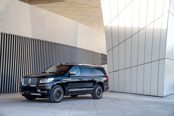 全新林肯领航员长轴版Navigator L-外观-5.jpg