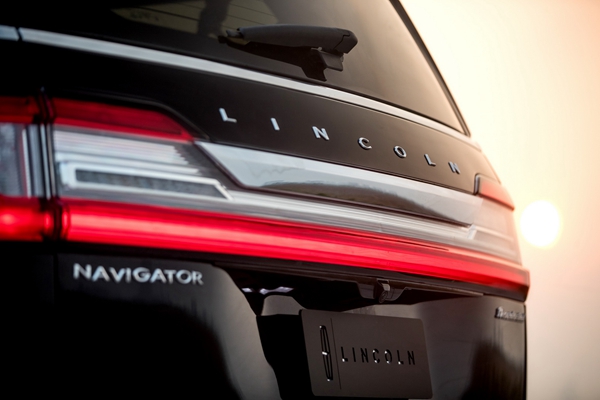 全新林肯领航员长轴版Navigator L-细节-2.jpg