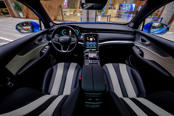 荣威RX5 MAX内饰.jpg