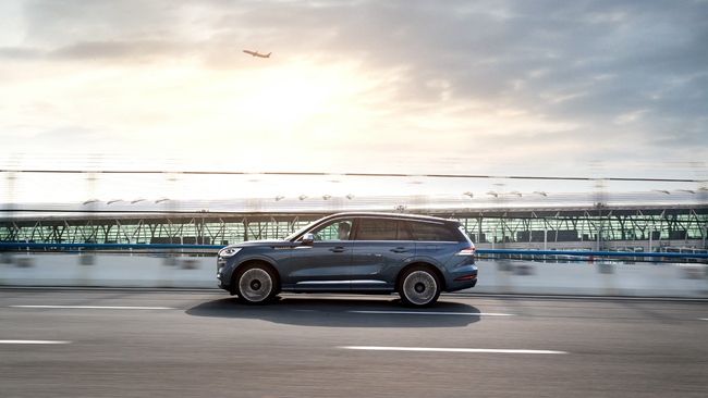 6. 全新林肯飞行家车主可选择包车或短租,随心定制旅程.jpg